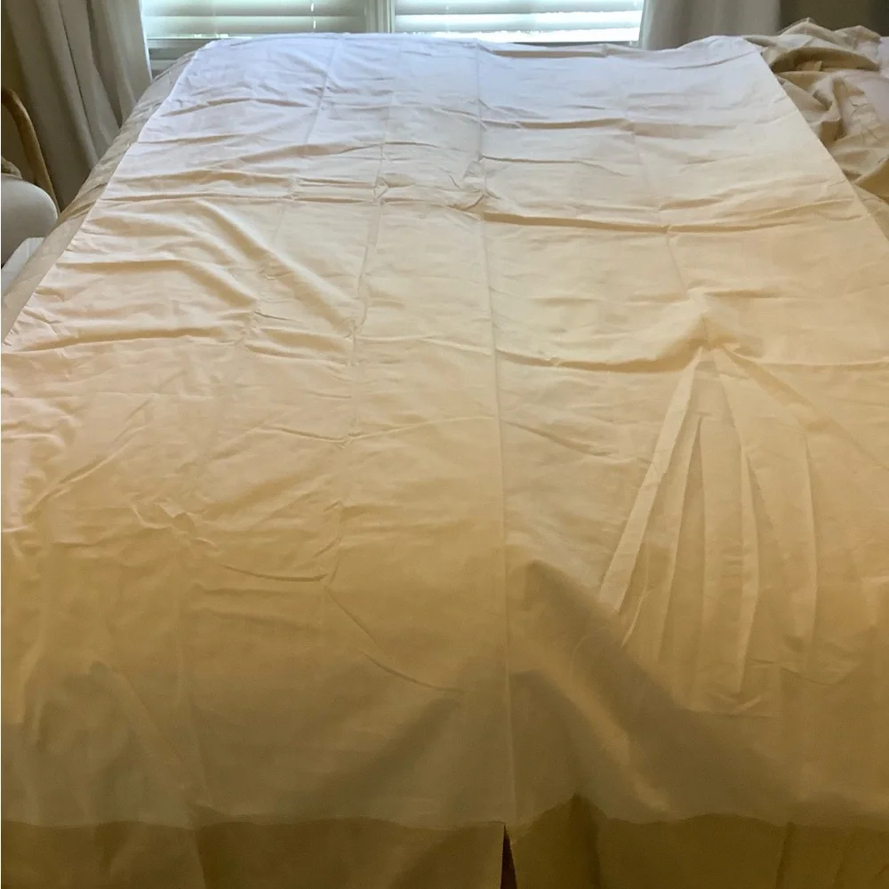 Restoration hardware bedskirt❤️❤️❤️❤️
